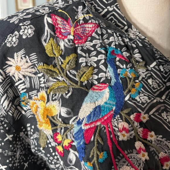 Johnny Was Senia Oversized Shirt size L large Embroidered top birds floral - Picture 7 of 13